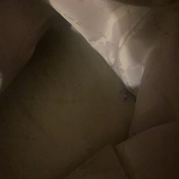 Micheal Kors Tote - Picture 14 of 15